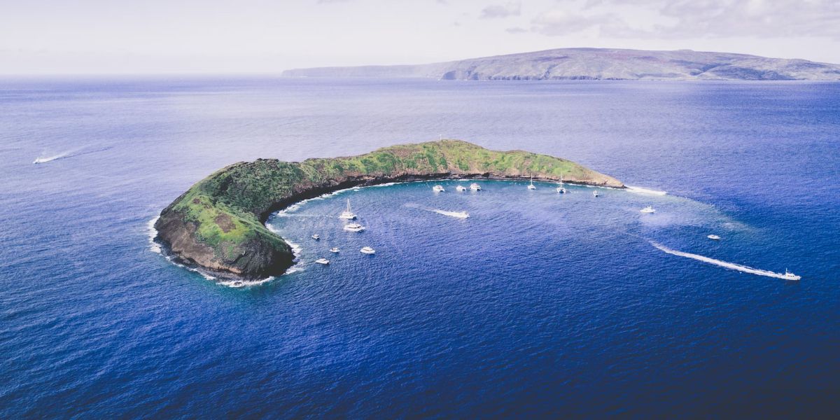 Molikini Crater Snorkel Tour 2025jpg